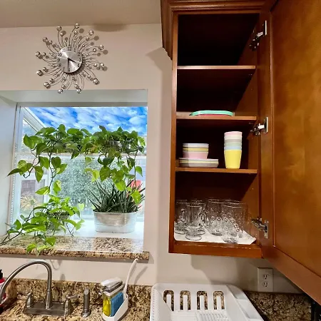 Seattle Home With 2 Bedrooms A King Bed Queen Bed And An Extra Sofa Bed Located 10 Minutes From Seatac Airport And 20 Minutes From Downtown Exterior photo