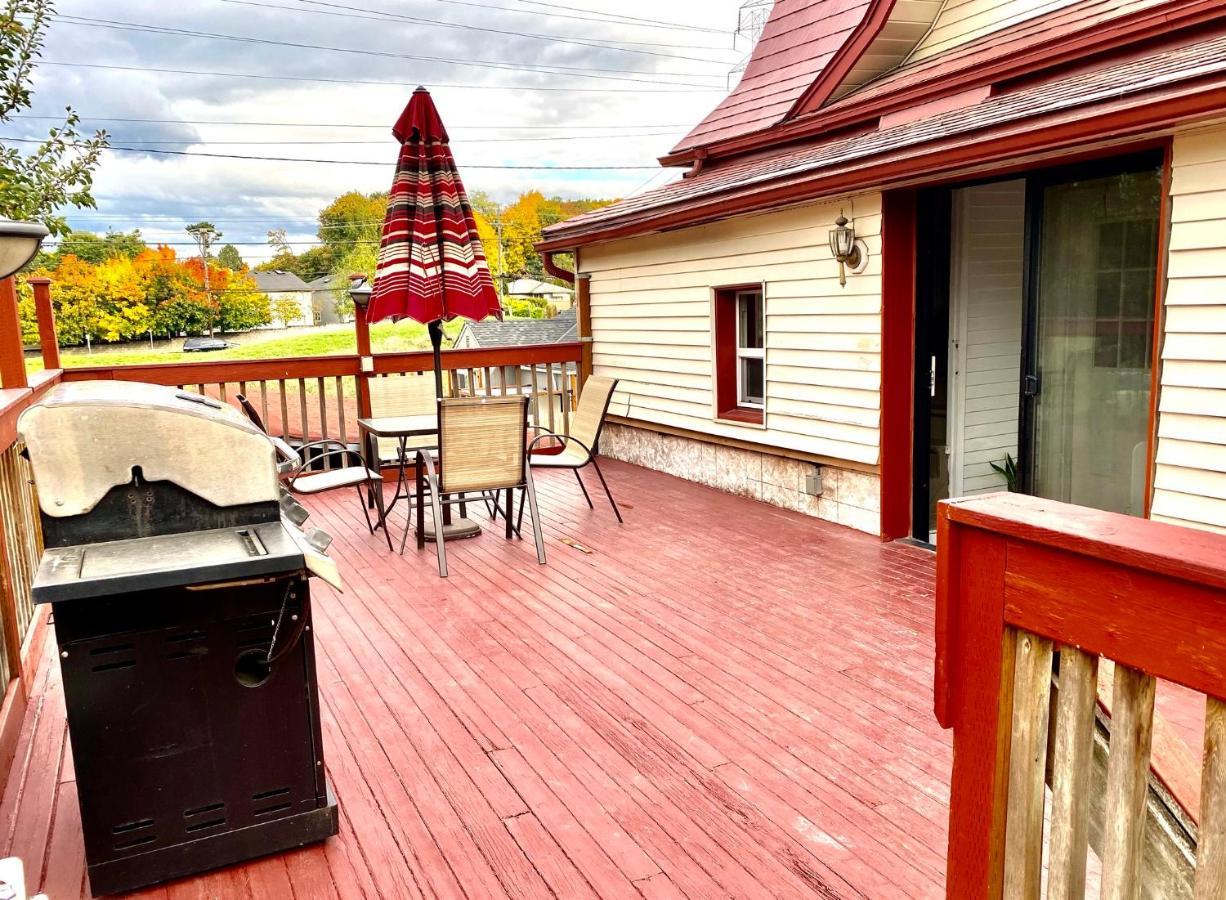 Hébergement de vacances With 2 Bedrooms A King Bed Queen Bed And An Extra Sofa Bed Located 10 Minutes From Seatac Airport And 20 Minutes From Downtown Seattle