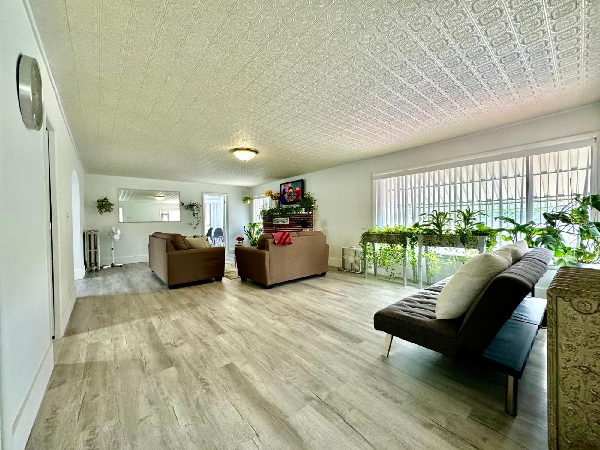 Hébergement de vacances With 2 Bedrooms A King Bed Queen Bed And An Extra Sofa Bed Located 10 Minutes From Seatac Airport And 20 Minutes From Downtown Seattle
